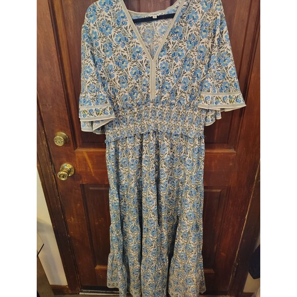 Max Studio Dresses & Skirts - Max Studio Blue and White Floral Midi Dress